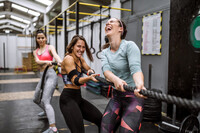 Sportig kvinnlig modell skes till fotografering 6 nov 