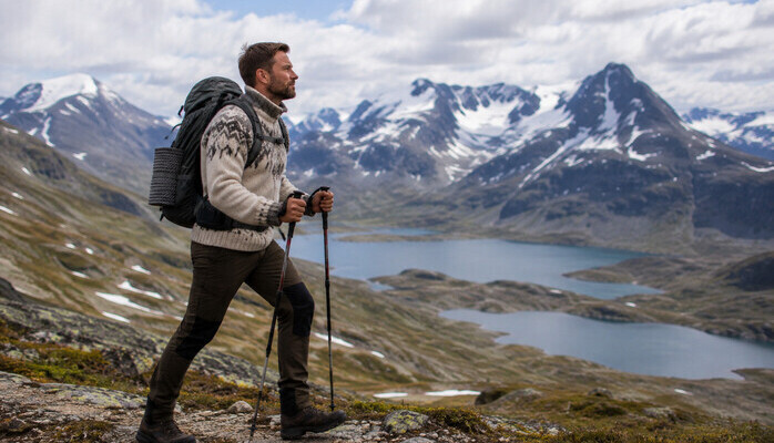 Sporty herre 25-40 år til utendørs shoot i fjellet