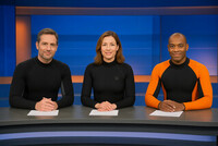 Statister i våtdräkt till låtsas-panel för TV-inspelning!