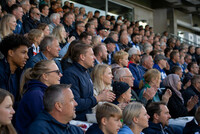 Tilskuere på en fotballkamp, i alle aldere, til Kameleon 2