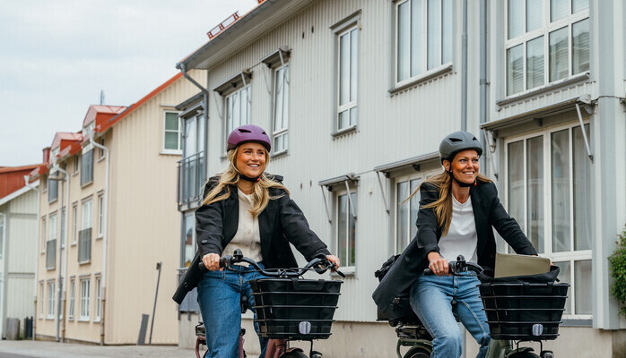 Ungdom och Frlder till Cykelfotografering