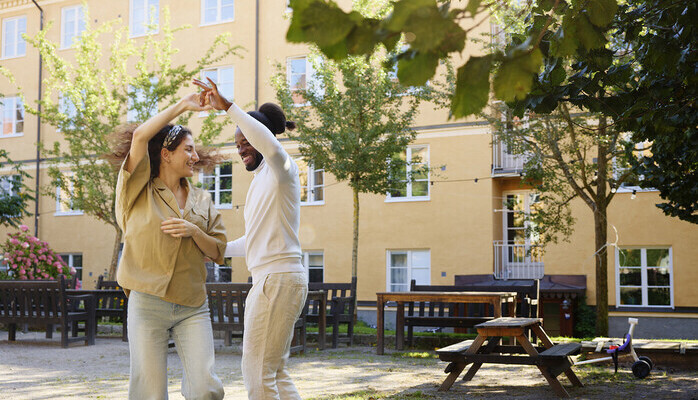 Vi söker Par man och kvinna gärna med lägenhet eller villa