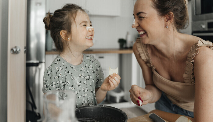 Mamma och dotter 4-6 r fr fotografering i Stockholm