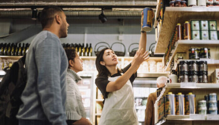 Man i 30 rs ldern skes till fotografering, 