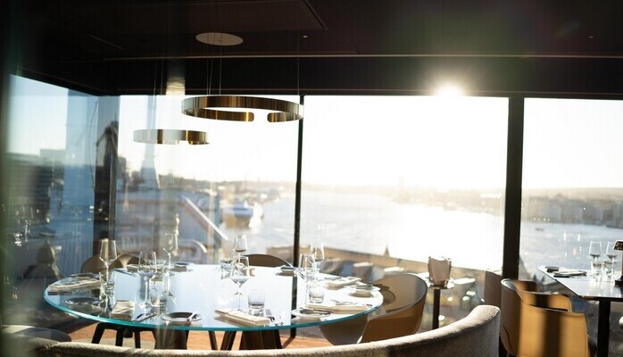 Modeller skes fr film- och fotoproduktion p premiumhotell