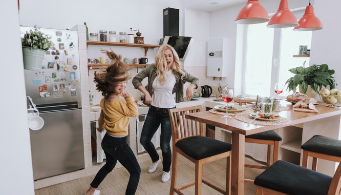 🎉 Vi söker en modig och sprudlande person till en färgsprakande content inspelning!