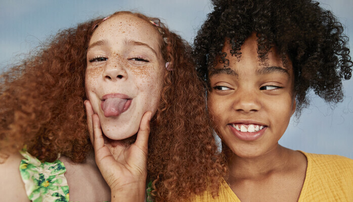 2 tjejer mellan 13-16 år sökes till informationsfilm. Inspelning i Bålsta söndag den 19 april.