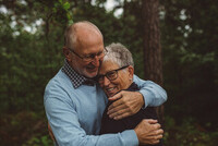 Äldre par 65+ år för reklamfotografering