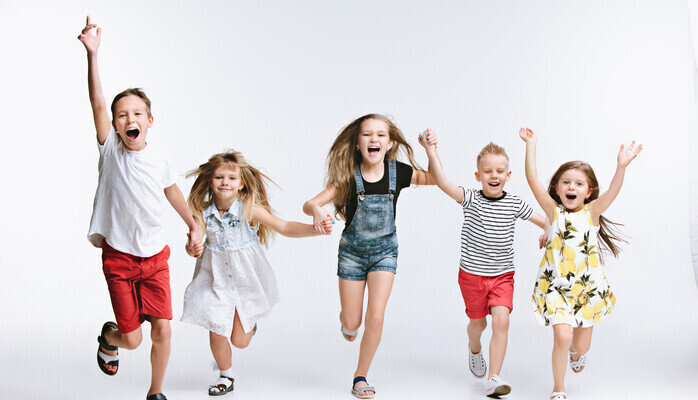 Blond tjej 5-6 år