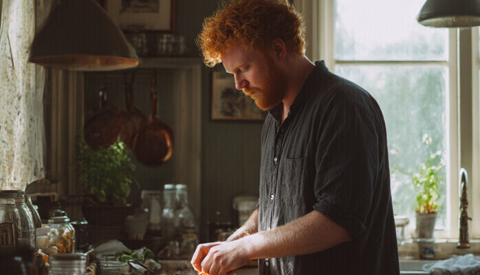 Sker brittisk rdhrig kille som lskar att laga mat/ We're looking for brits that love to cook