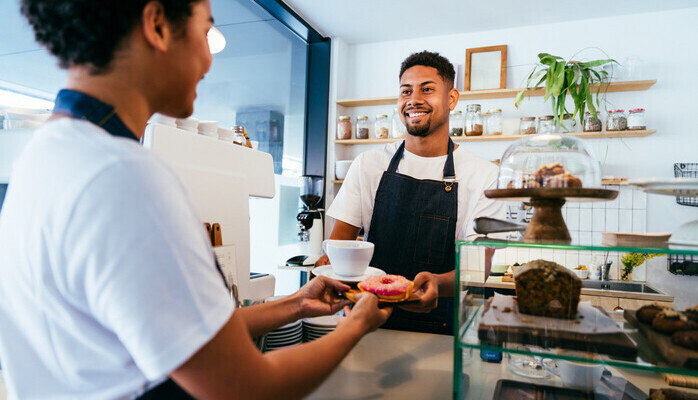 Vi söker män och kvinnor (30-50 år) till en reklamfilm
