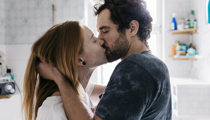 KOFFERT -  Kjrestepar (ingen replikker)ca 25-35 r skes til filmopptak for et koffertmerk