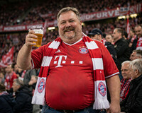 Mann 40-70 år som har litt  polstring rundt magen