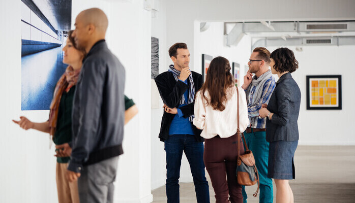 Menn og kvinner mellom 30-60 år - Vi søker statister og småroller til spillefilmen “HEKT”! 