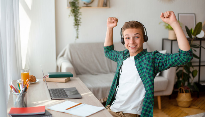 Tonrig kille, 13-17 r, skes till rolig reklamfilm fr ett drivmedelsfretag!