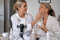 Kvinner ca.35-55 år til spennende content-samarbeid med hudpleiebrand