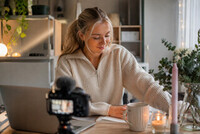 Norsktalende kvinnelig creator 19–30 år