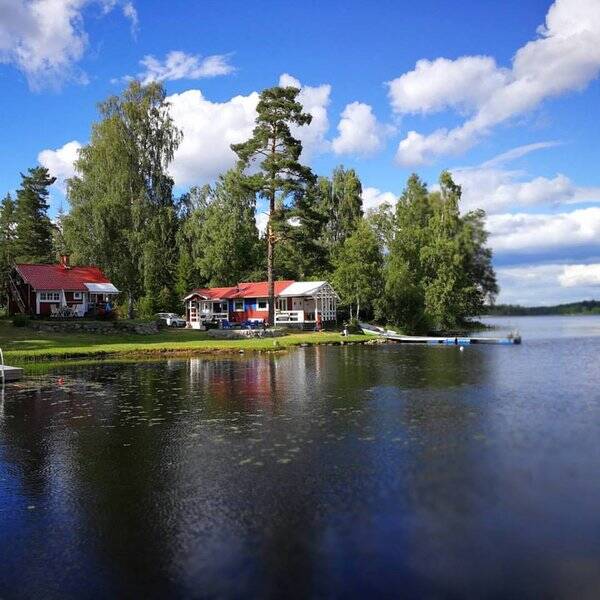 Hus - Villa i Västerås och Sommarstuga vid sjö