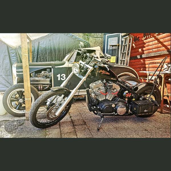 Fordon - Harley Davidson chopper/bobber. .