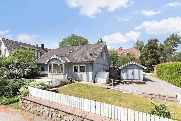 Hus - Villa spnga med jacuzzi p altan