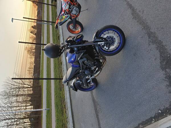 Fordon - Yamaha MT-09