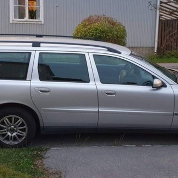 Fordon - Volvo V70-06 Silver