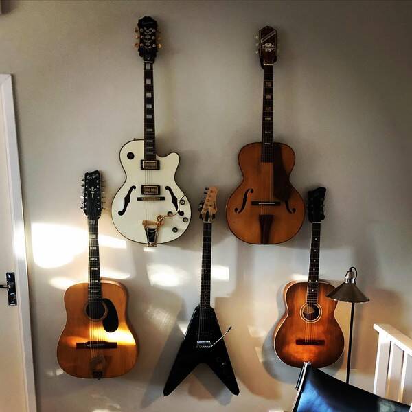 Rekvista - Gitarrer - el och akustiska