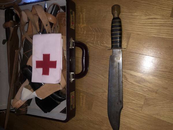 Revisitter - Diverse antikke våpen og krigsminner Revisitter - Diverse antikke våpen og krigsminner