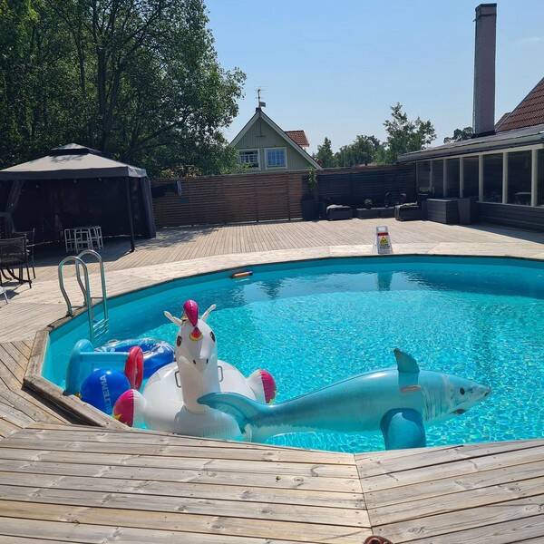 Hus - Poolomrdet