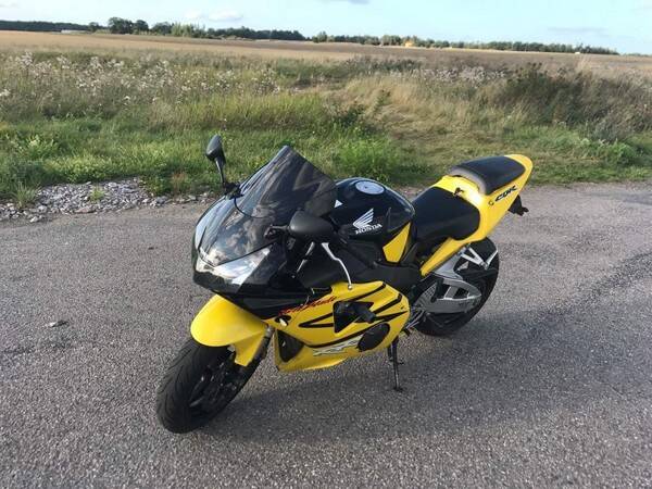 Rekvista - Honda Fireblade  954RR  Rekvista - Honda Fireblade  954RR