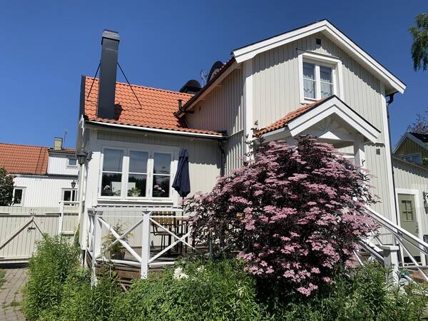 Hus - Villa i Vsterort  Stockholm