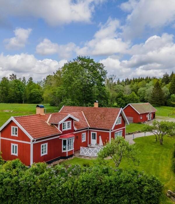 Hus - Hästgård i centrala Ulricehamn