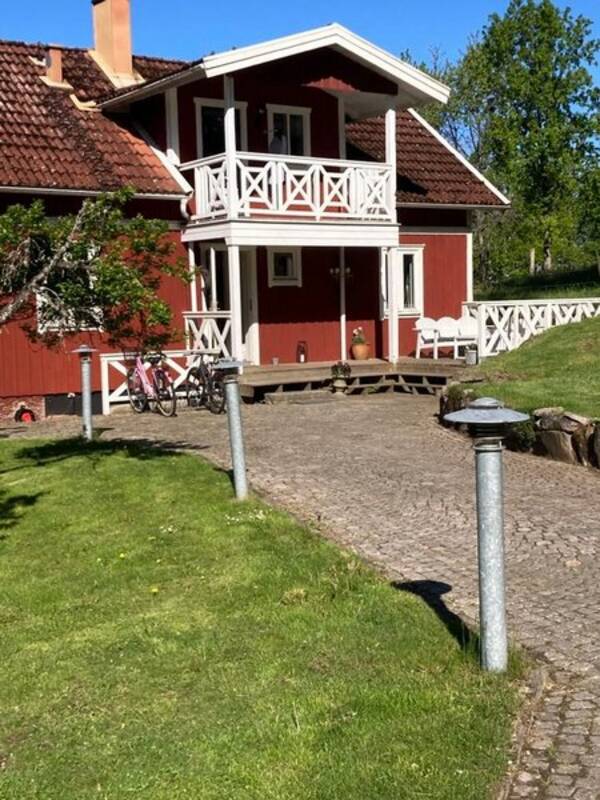 Hus - Hästgård i centrala Ulricehamn