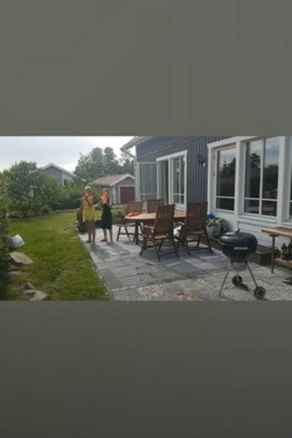 Hus - Villa Med vxthus och liten koja
