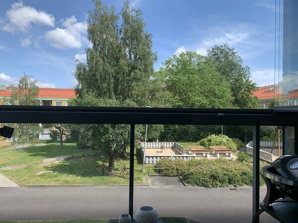 Lgenhet - Balkongen och ut mot innergrden 
