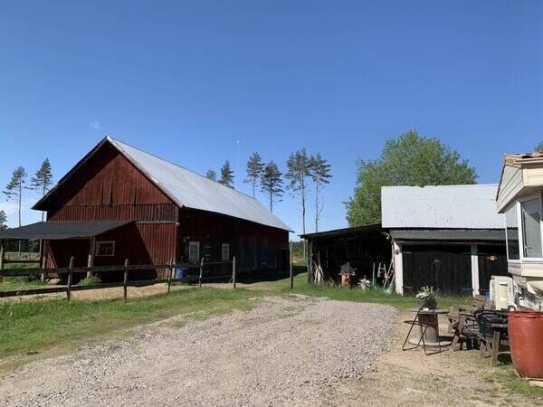 Hus - Gård utanför Mariestad