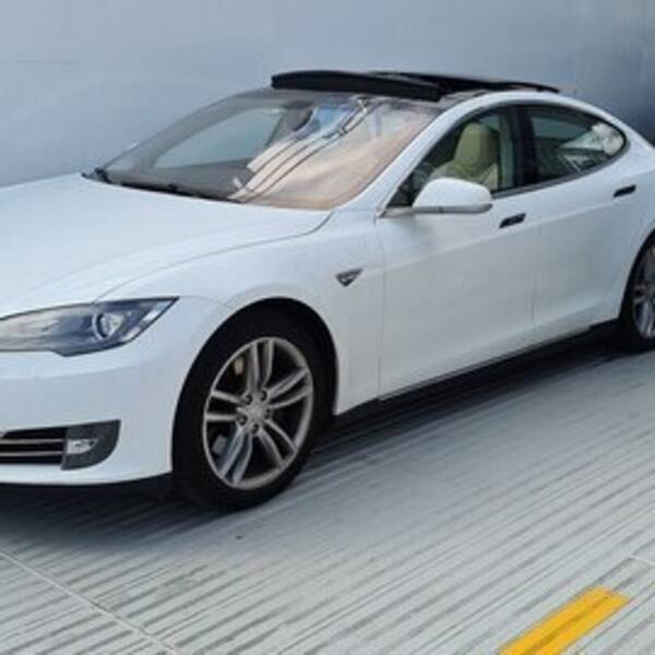 Revisitter - Tesla S Revisitter - Tesla S