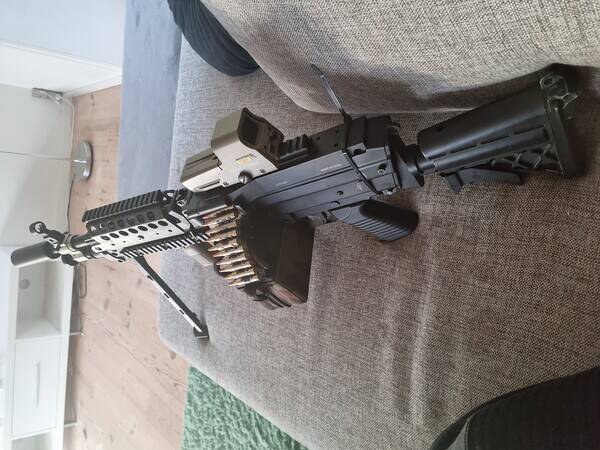 Rekvisitter - M249, replica