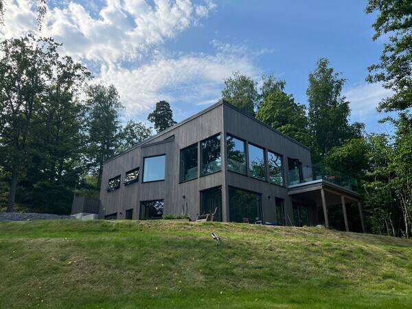 Hus - Villa med sjtomt nra Stockholm