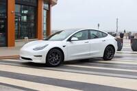 Tesla 3 (hvit) Tesla 3 (hvit)