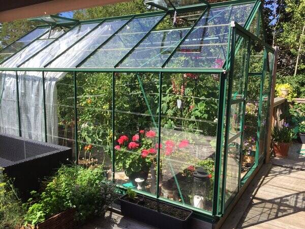 Hus - vre altan med vxthus 