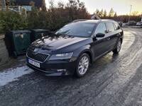Skoda Superb med taklucka 