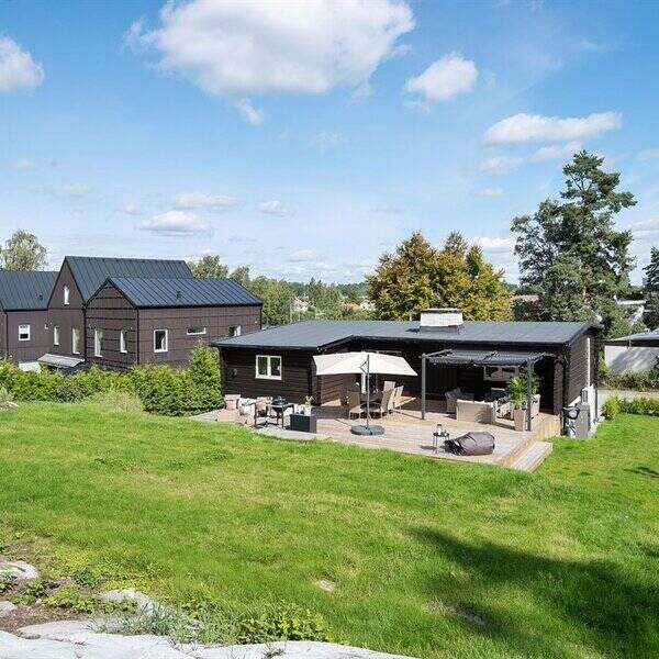 Hus - Villa i Skälby