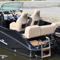 Modern motorbåt Modern motorbåt