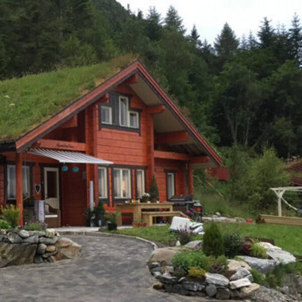 Revisitter - Hytte ved sjøen Revisitter - Hytte ved sjøen