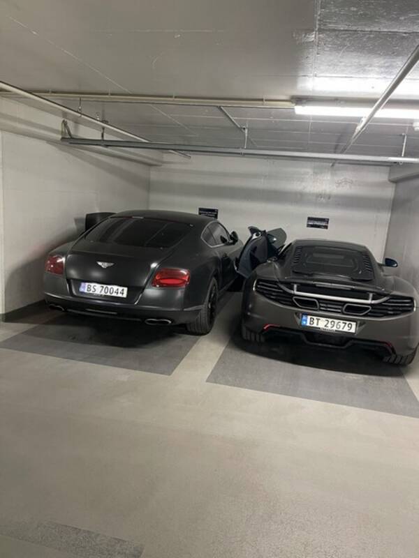 Kjøretøy - Mclaren mp4-12c + Bentley GT continental Kjøretøy - Mclaren mp4-12c + Bentley GT continental