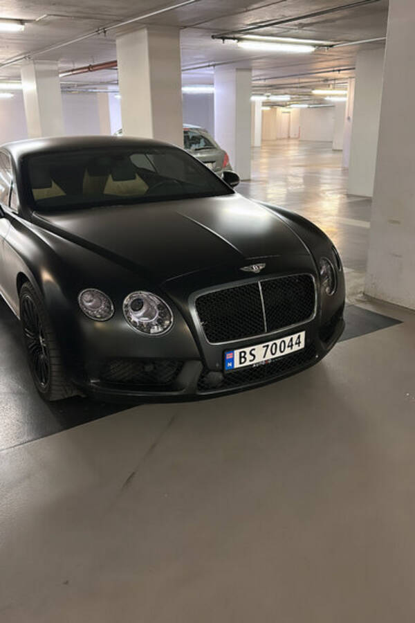 Kjrety - Mclaren mp4-12c + Bentley GT continental