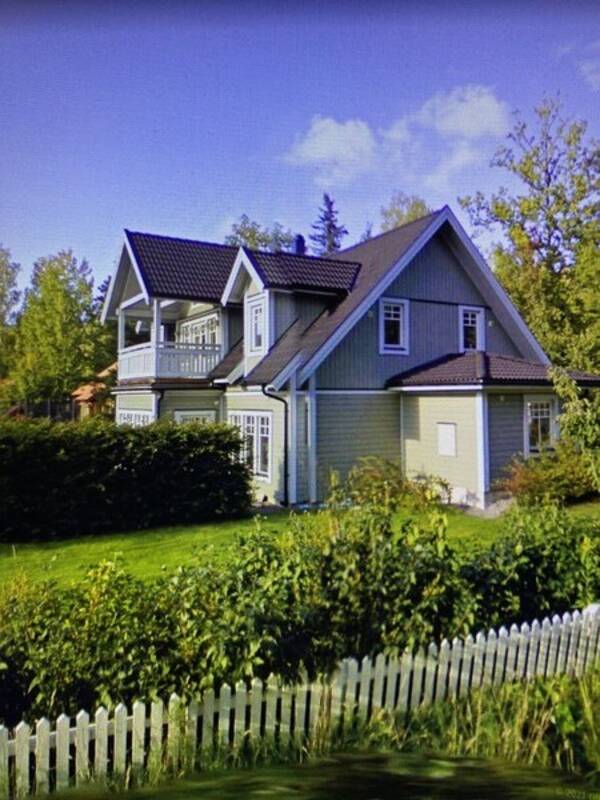 Hus - Villa i Tyres