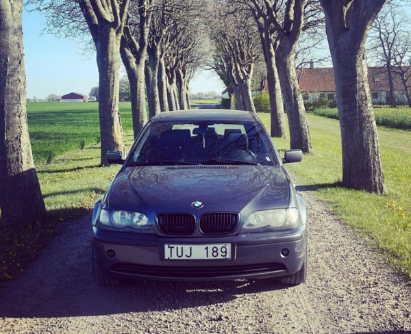 Fordon - BMW 320i 2003