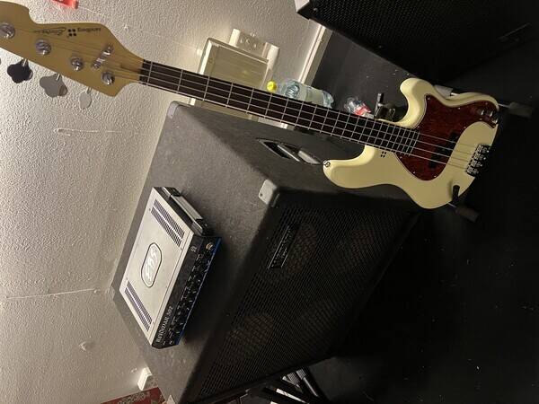 Rekvista - Musikinstrument 